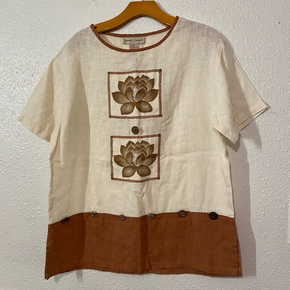 Sweet Jessie Size M Cream Cream and Brown Lotus Embroidered Top
